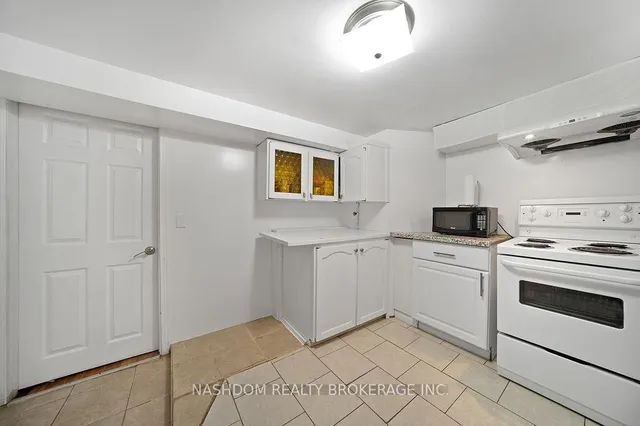 Additional image 20 of 82 Whitney Ave