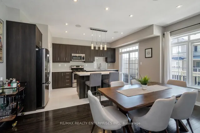 Additional image 10 of 215 Dundas St Unit 9