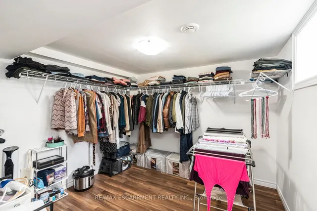 Additional image 25 of 102 Quaker Cres