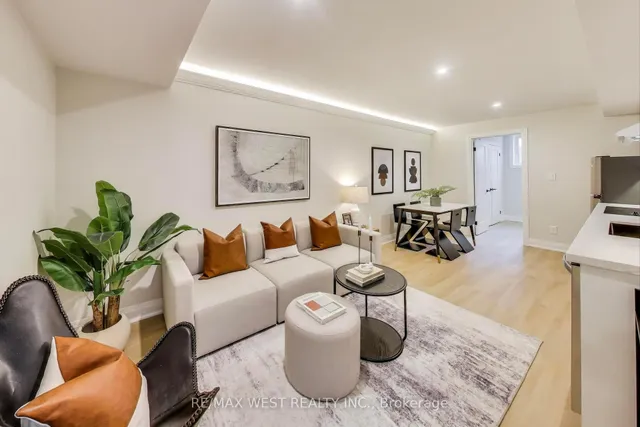 Additional image 29 of 21 Rolyat St