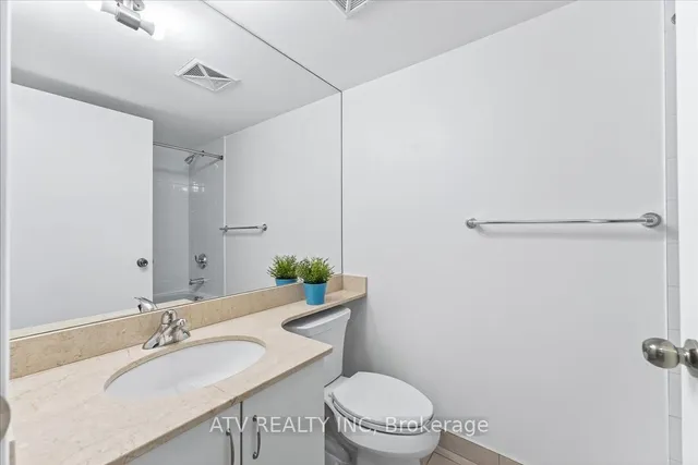 Additional image 19 of 209 Fort York Blvd Unit 961