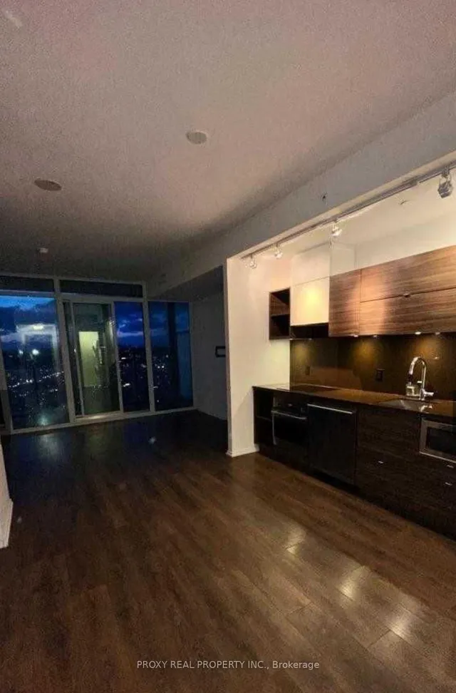 Additional image 8 of 125 Peter St Unit 2404