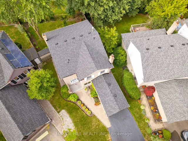 Additional image 38 of 72 Lacewood Cres