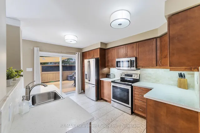 Additional image 7 of 1113 Riddell Cres