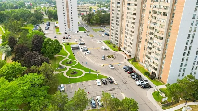 Additional image 48 of 18 Knightsbridge Rd Unit 304