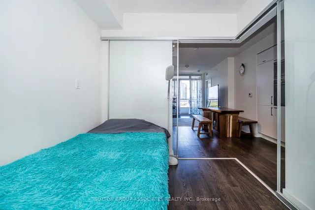 Additional image 24 of 27 Bathurst St Unit 508W