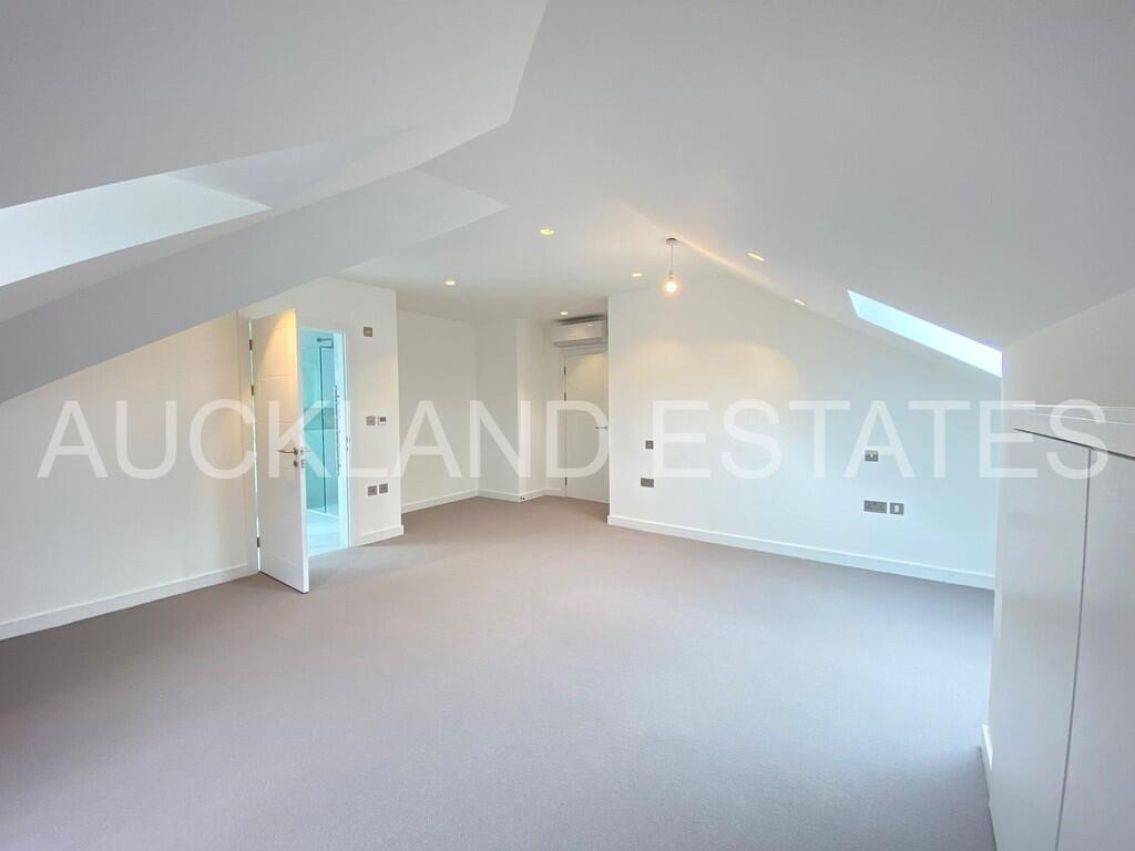 Additional image 10 of Westland Lodge, Brookmans Park