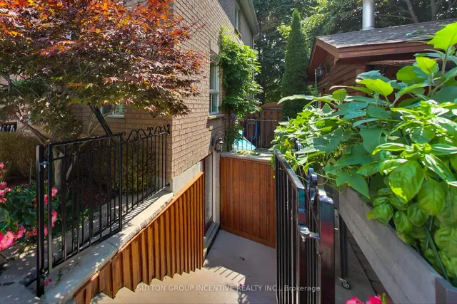 Additional image 6 of 11 Safari Crt