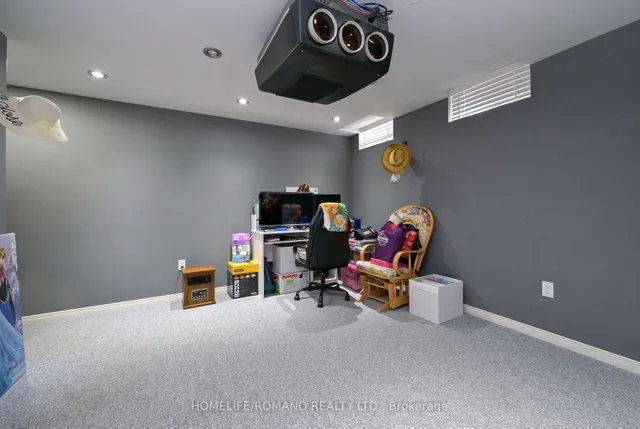 Additional image 19 of 132 Earth Star Tr