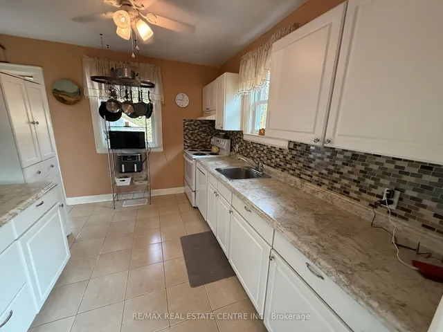 Additional image 15 of 14 Barons Ave