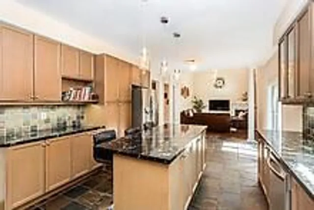 Additional image 16 of 36 Valleyridge Cres