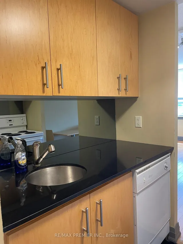 Additional image 11 of 2737 Keele St Unit 325