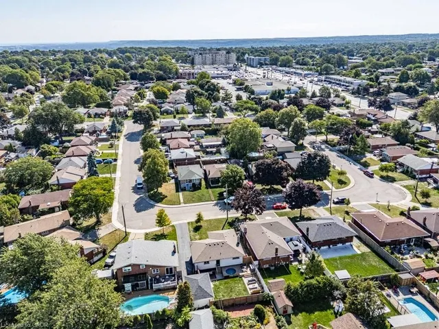 Additional image 47 of 30 Cloke Crt