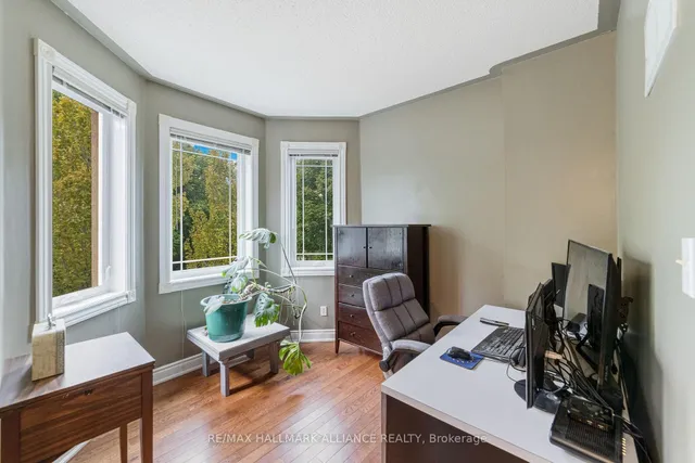 Additional image 29 of 365 Turnberry Cres