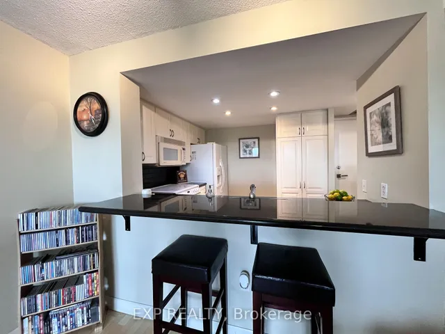 Additional image 7 of 725 King St Unit 705
