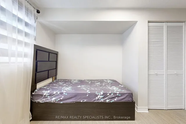 Additional image 14 of 17 Gladstone Sq