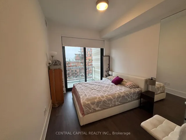 Additional image 5 of 118 Merchants' Wharf Unit 722