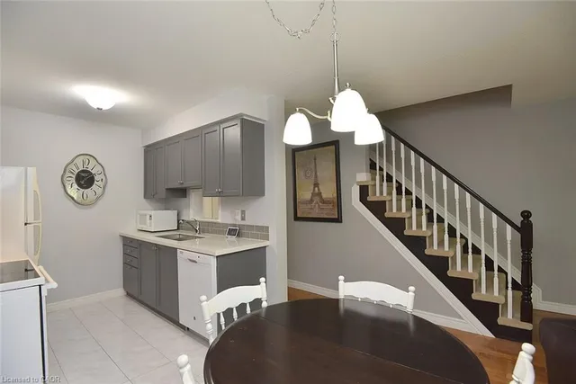Additional image 17 of 15 Bronte Crt