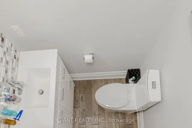 Additional image 39 of 90 Main St