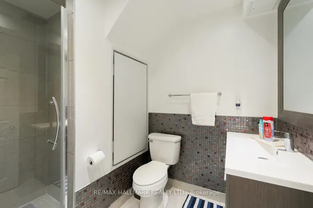 Additional image 17 of 3757 B St Clair Ave