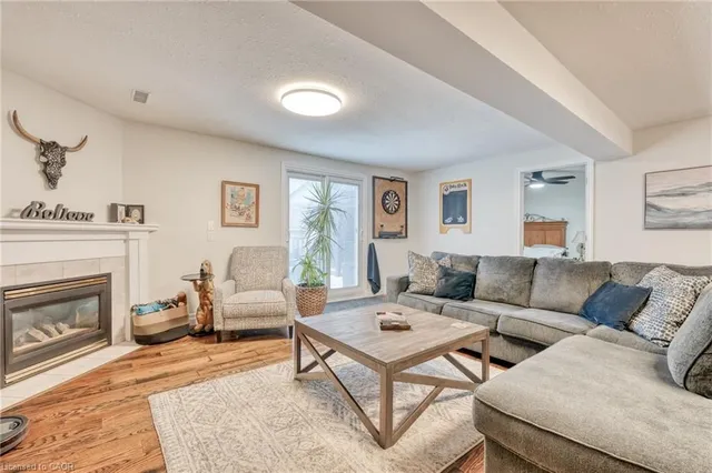 Additional image 29 of 31 Bolzano Crt