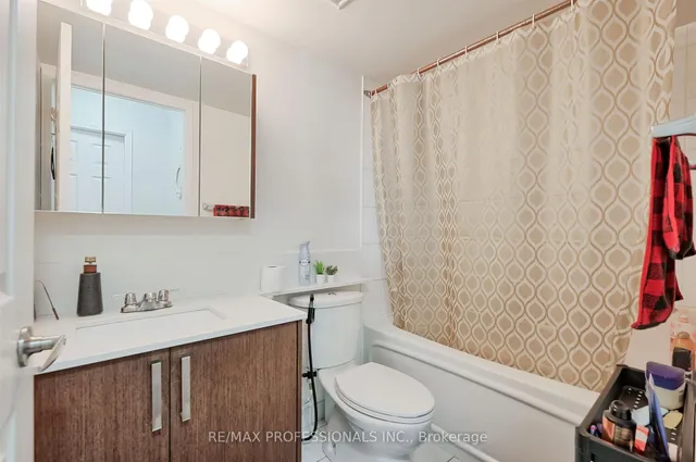 Additional image 15 of 17 Michael Power Pl Unit 814