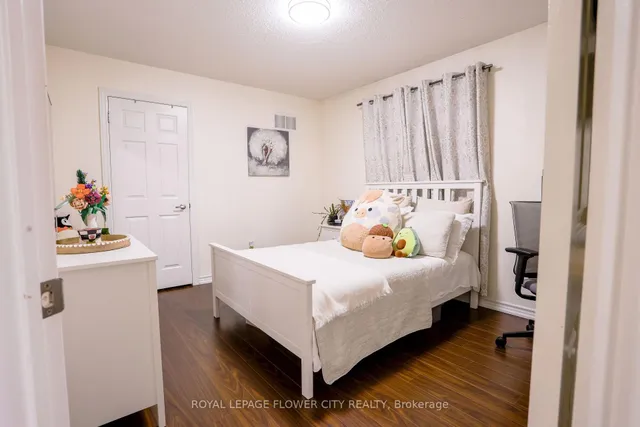 Additional image 26 of 19 Teal Crest Circ