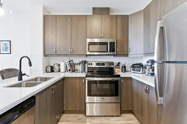 Additional image 9 of 118 King St Unit 523