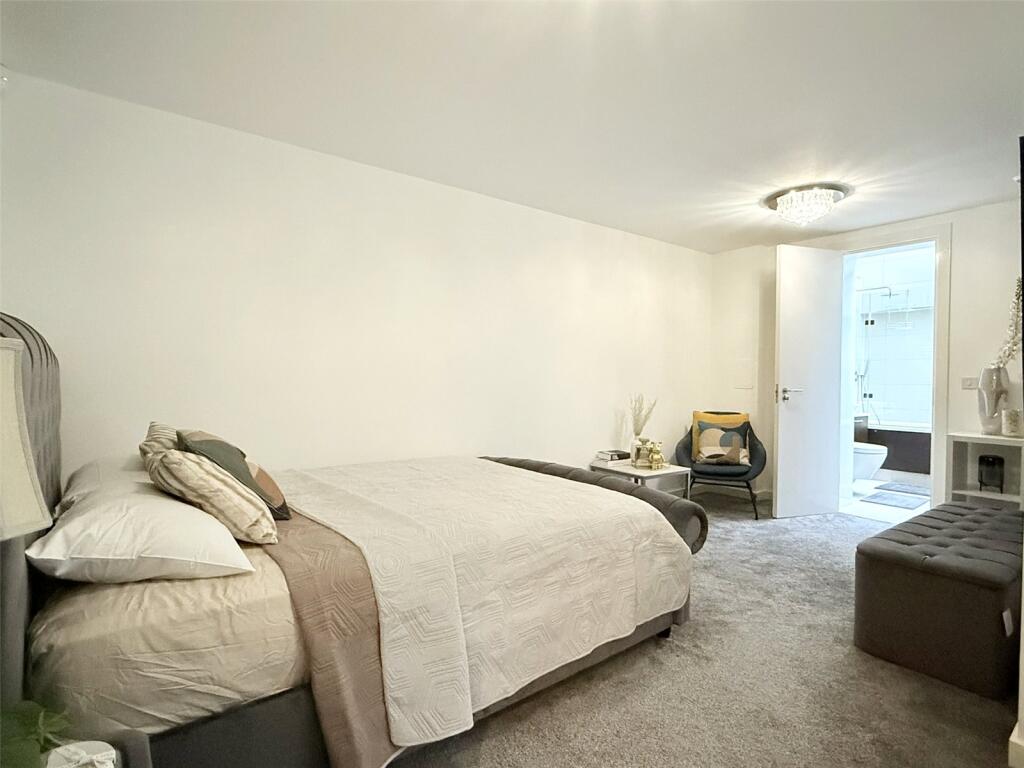 Additional image 12 of Georges Wood Road, Brookmans Park, AL9