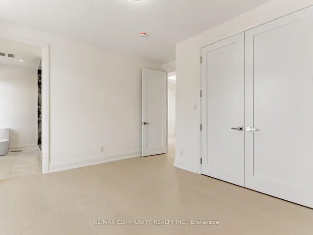 Additional image 34 of 43 Sugarbush Sq