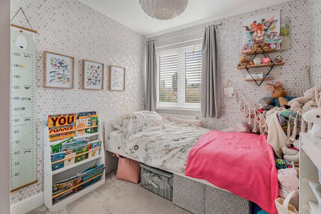 Additional image 15 of Meadow Close, Welham Green, AL9