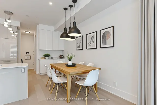 Additional image 3 of 270 Davenport Rd Unit TH3