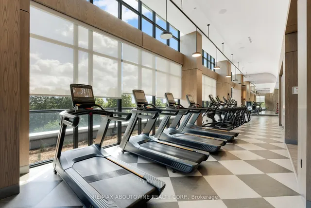 Additional image 25 of 30 Inn On The Park Dr Unit 2608