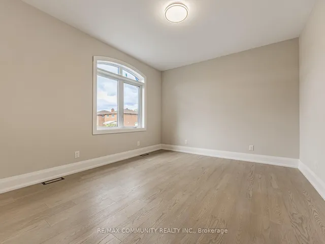 Additional image 28 of 37 Sugarbush Sq