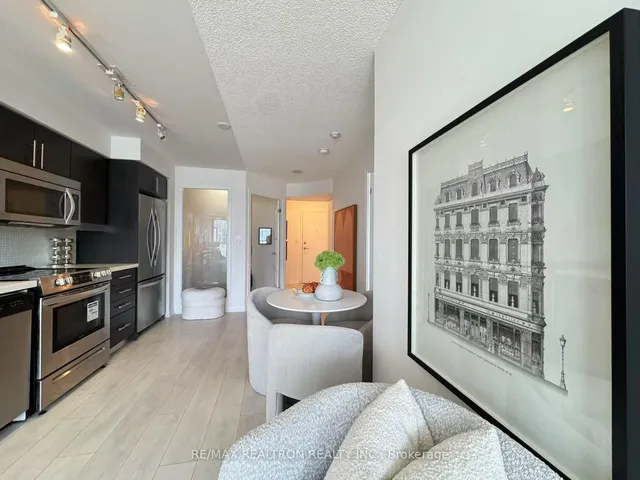Additional image 17 of 400 Adelaide St Unit 1909