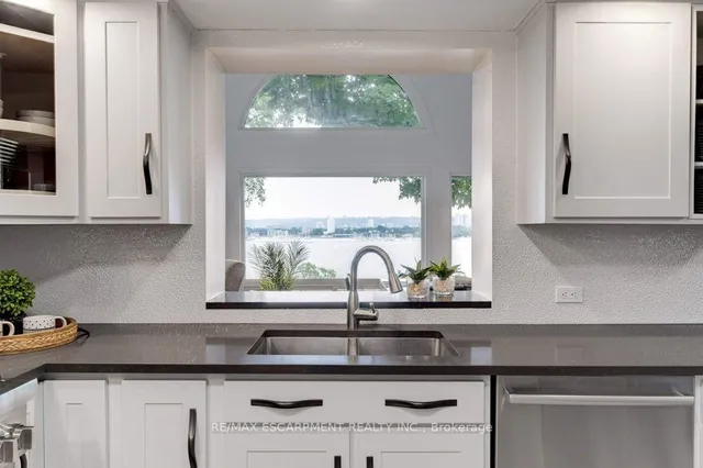 Additional image 23 of 636 WEST OVAL Dr