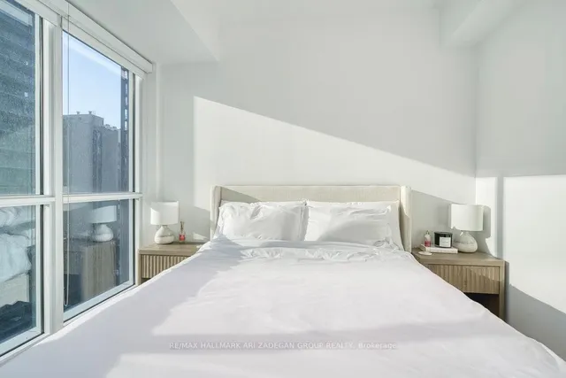 Additional image 16 of 327 King St Unit 1408