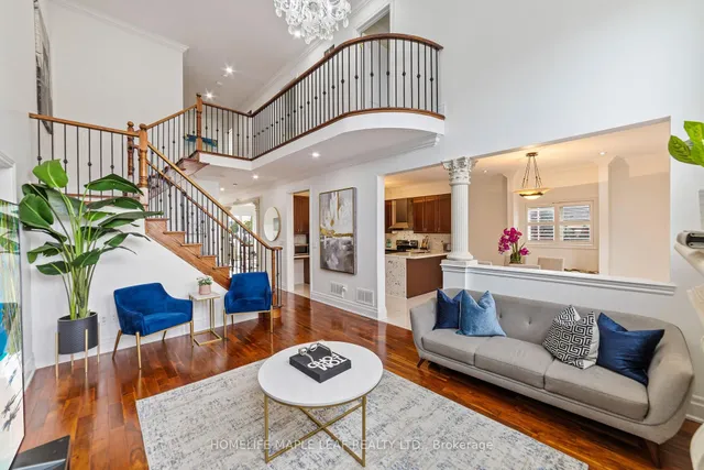 Additional image 13 of 18 Regis Circ