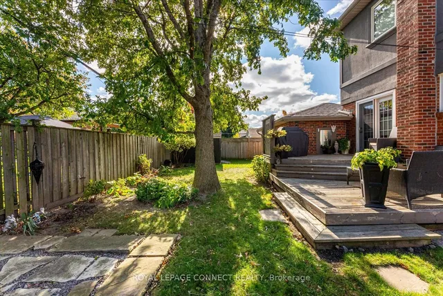 Additional image 33 of 47 Brenda Cres