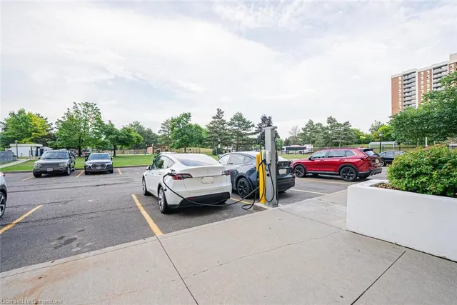 Additional image 41 of 18 Knightsbridge Rd Unit 304