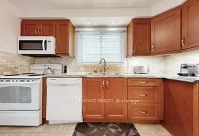 Additional image 14 of 66 CLIVEDEN Ave