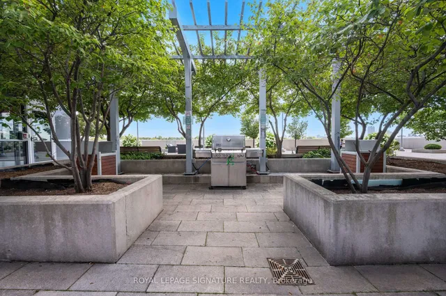 Additional image 25 of 181 Village Green Sq Unit 921