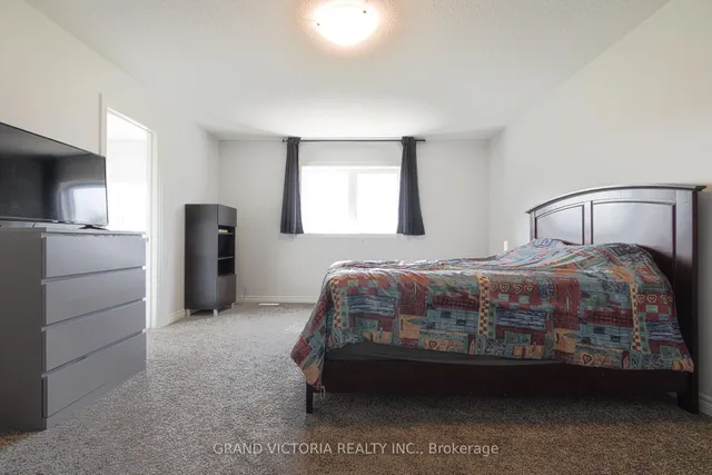 Additional image 16 of 28 Zoe Lane