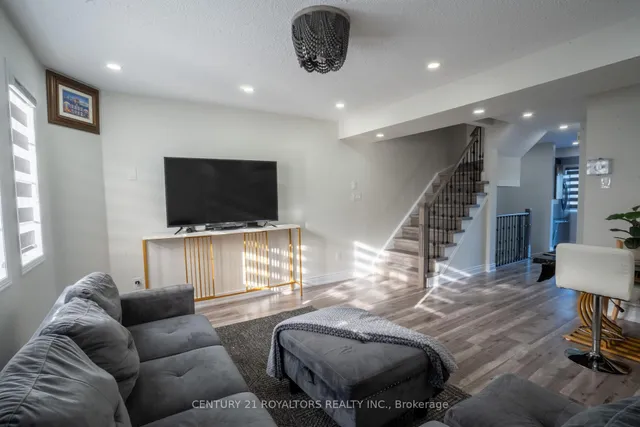 Additional image 10 of 28 Spadina Rd