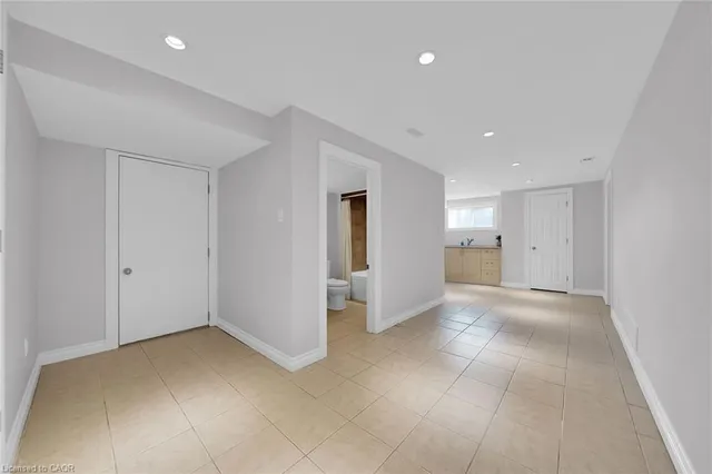 Additional image 28 of 441 Elmwood Ave