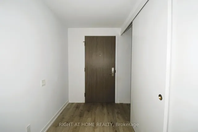 Additional image 4 of 161 Roehampton Ave Unit 733