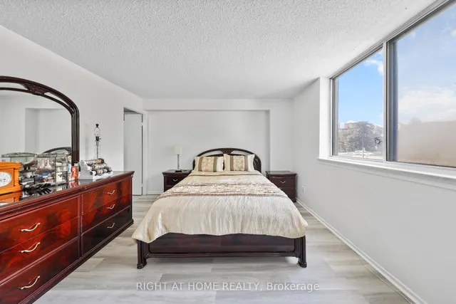 Additional image 30 of 1665 Victoria Park Ave Unit 206