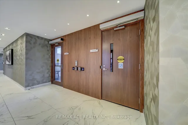 Additional image 33 of 275 Village Green Sq Unit 1323