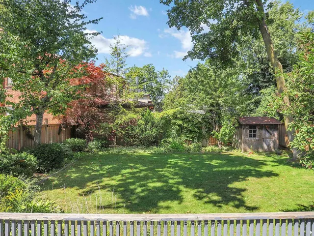 Additional image 48 of 124 Lawrence Ave