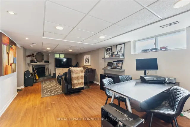 Additional image 26 of 47 Brenda Cres